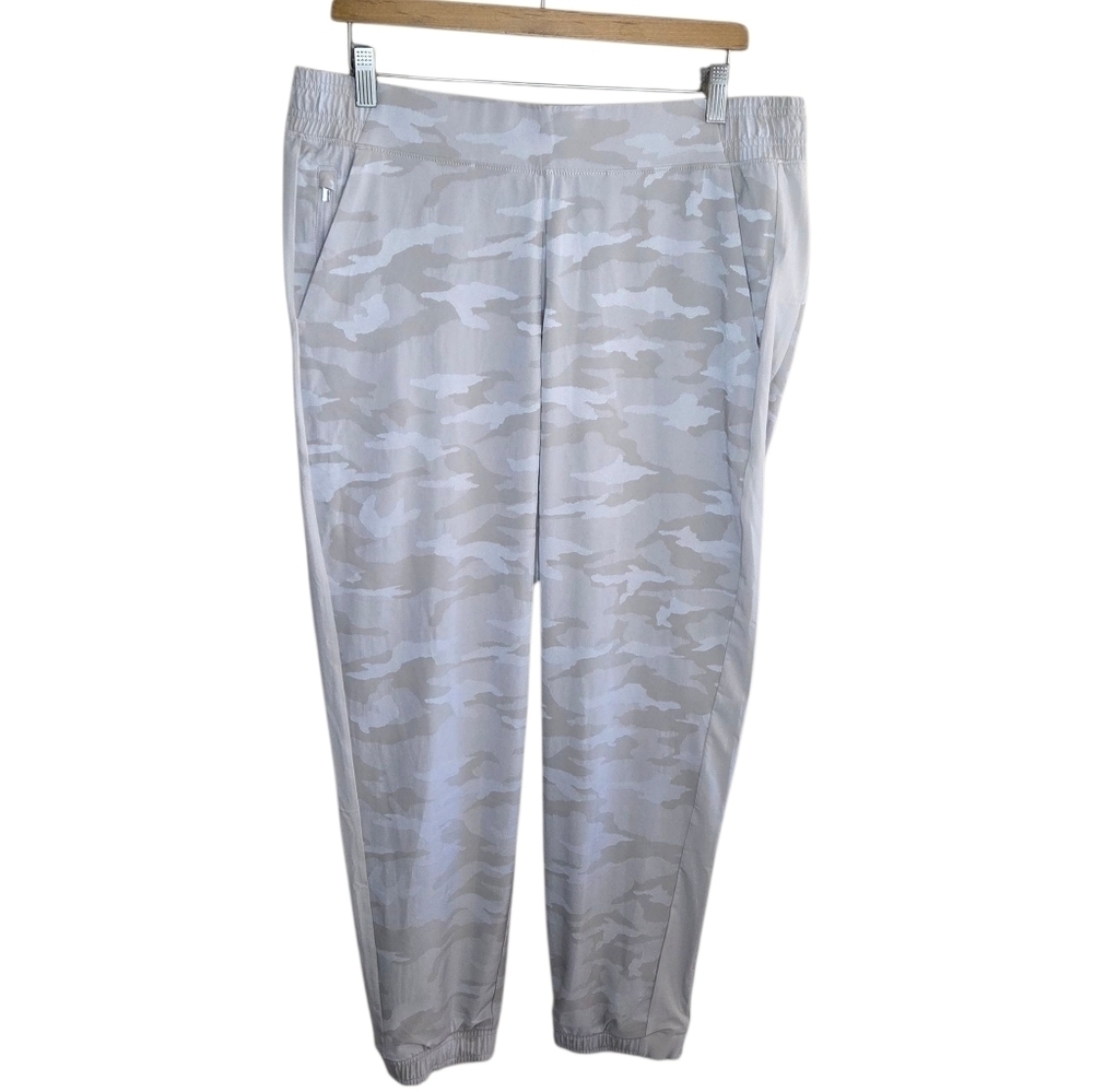 Athleta | Brooklyn Camo Joggers in Abalone Cream Beige Tan Size 14